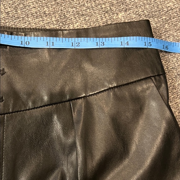 PAIGE Black Vegan Leather Crop Pants | Size 6 | Modern Classic - Picture 7 of 13